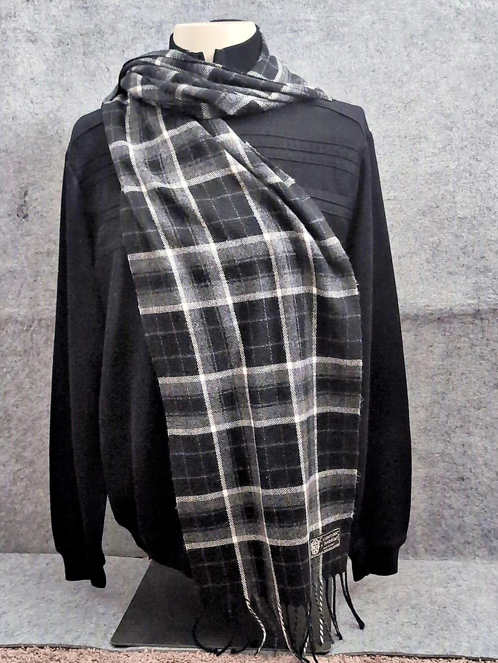 Cashmyarn Berkshire Plaid Cashmere Scarf in Black & Gray